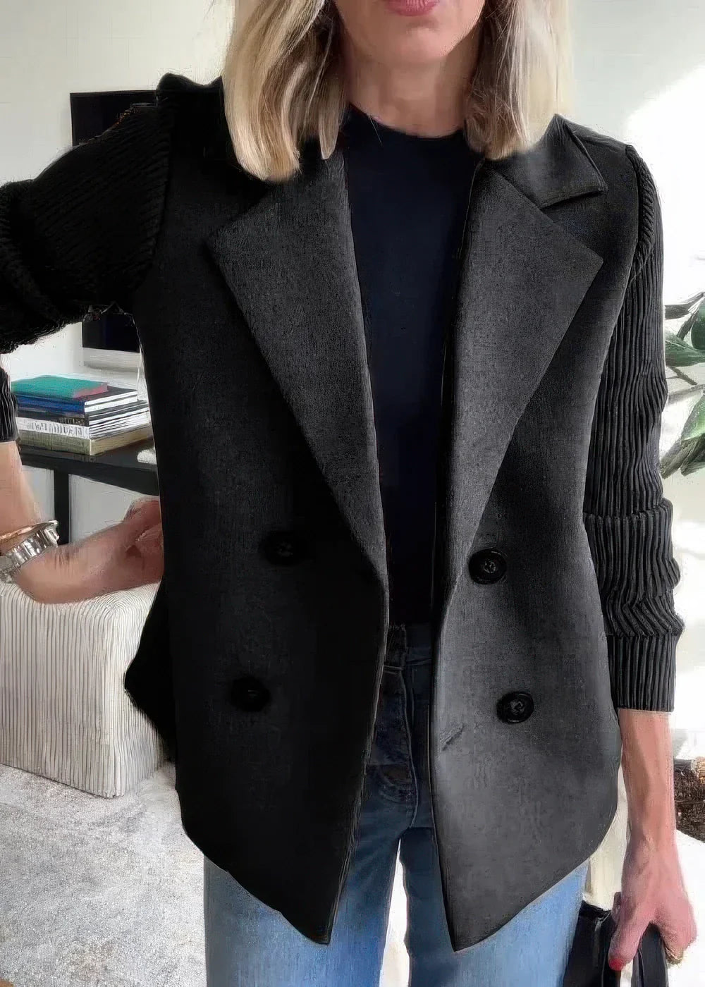 MARJORIE™ – Timeless Elegance in a Classic Coat